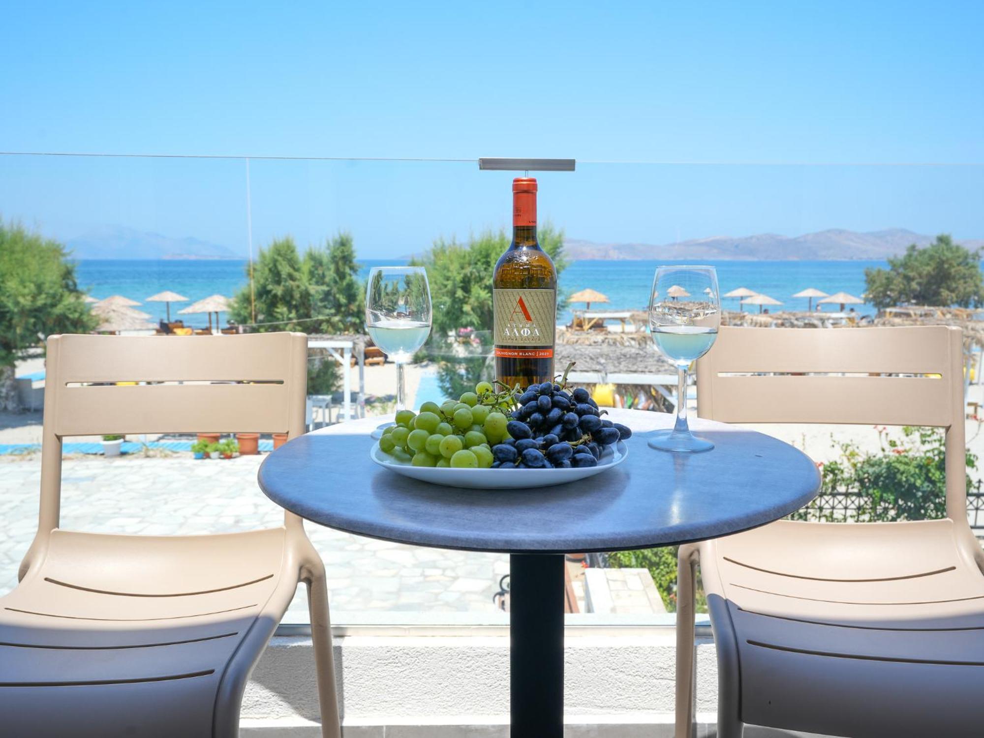 Отель Seaside Marmari Экстерьер фото